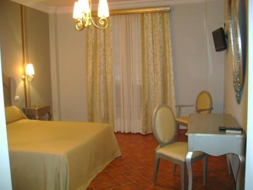 Santa Cruz Hotel Los Palacios Y Villafranca Eksteriør billede